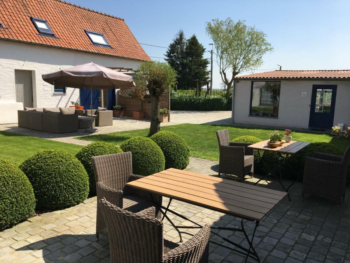 'T Wolvennest Bed and Breakfast Heuvelland Eksteriør billede